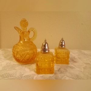 Imperial Cape Cod Amber Diamond Cut Cruet With Stopper Matching Salt Pepper Set